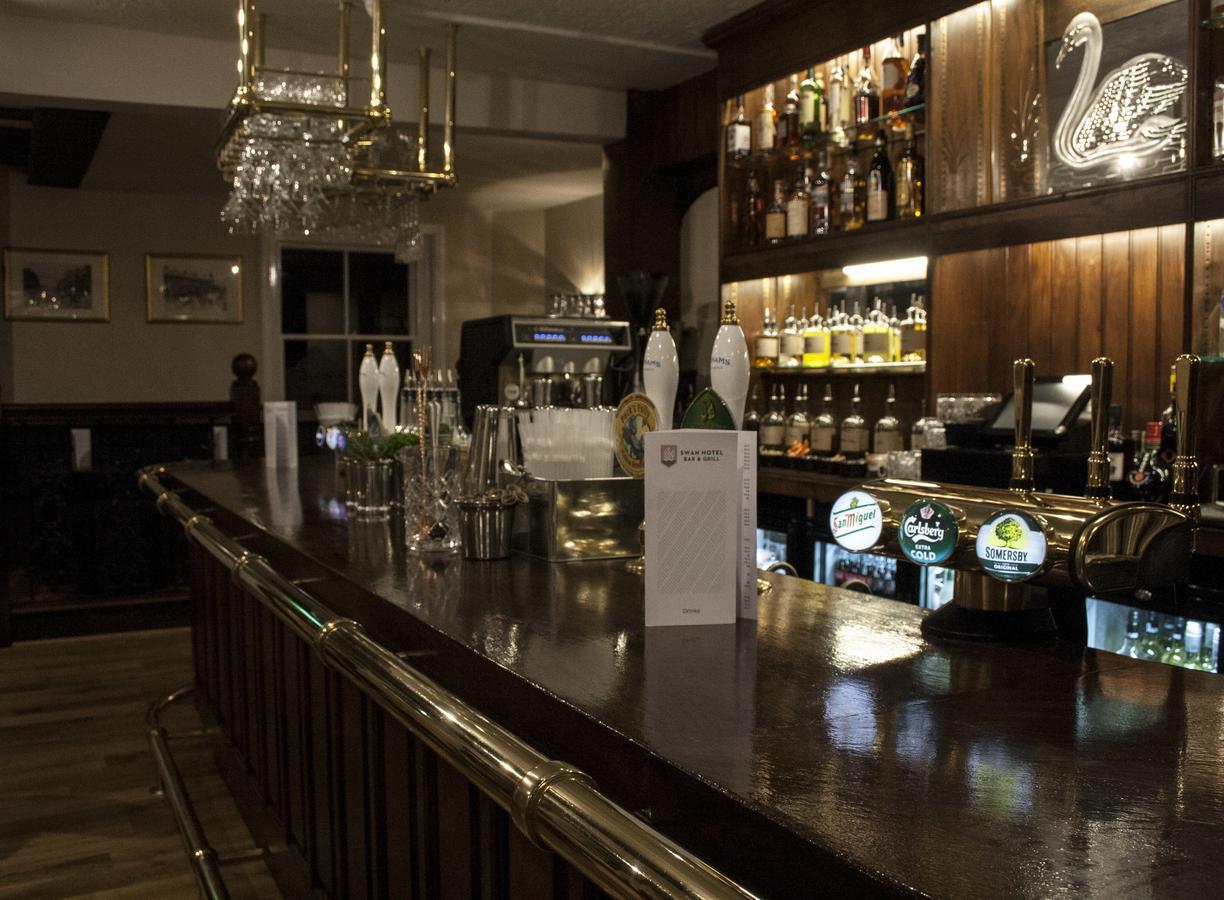 The Swan Hotel Bar And Grill 莫尔登 外观 照片